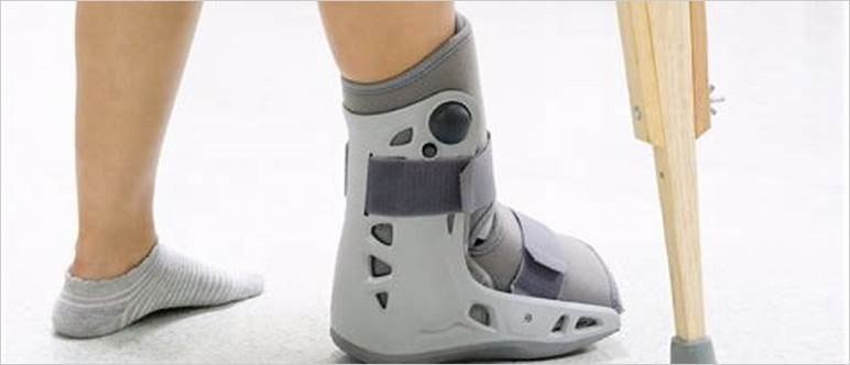 Shoes for foot injury